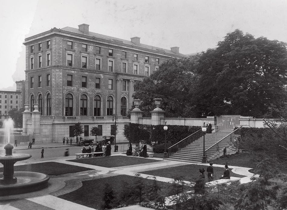 Unsettling The Pulitzer Effect: Investigating Changes to the Columbia Journalism School from its Undergraduate Origins to National Influence